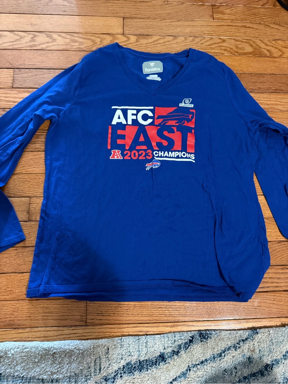 Fanatics V-Neck Tee in Royal Blue with White Logo